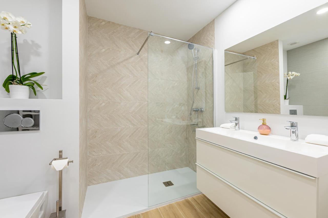 Brandnew Apartment By The Beach マルベーリャ エクステリア 写真