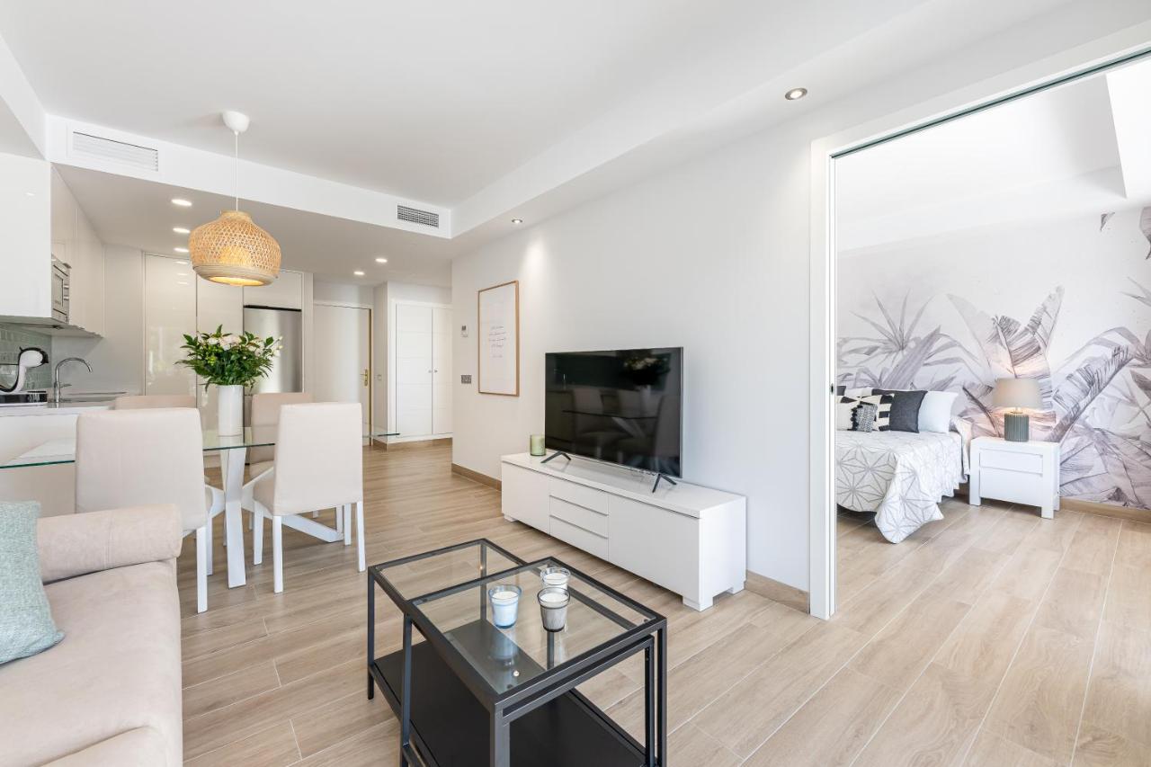 Brandnew Apartment By The Beach マルベーリャ エクステリア 写真